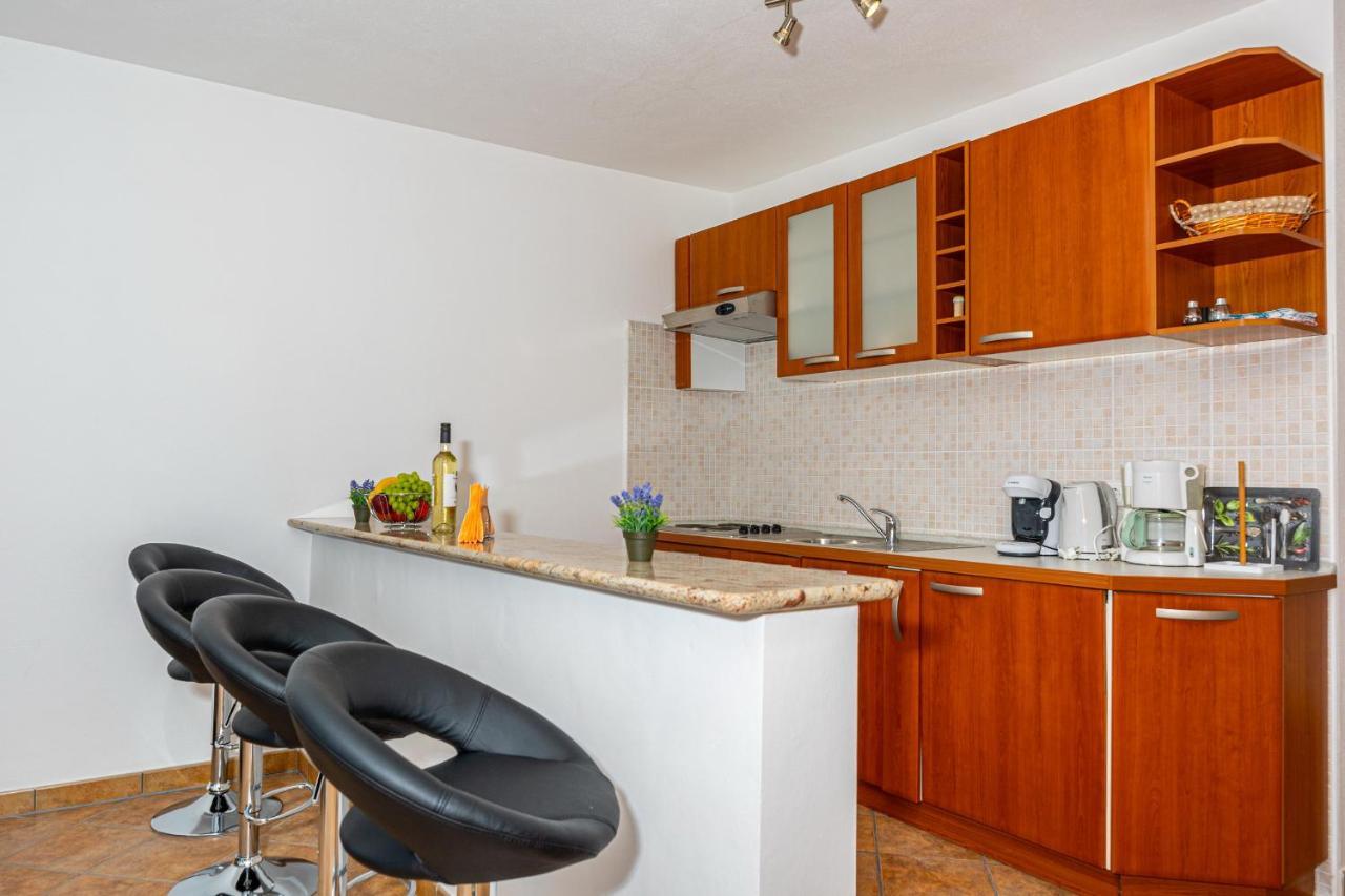 Apartments Lacic 2 Crikvenica Exterior foto