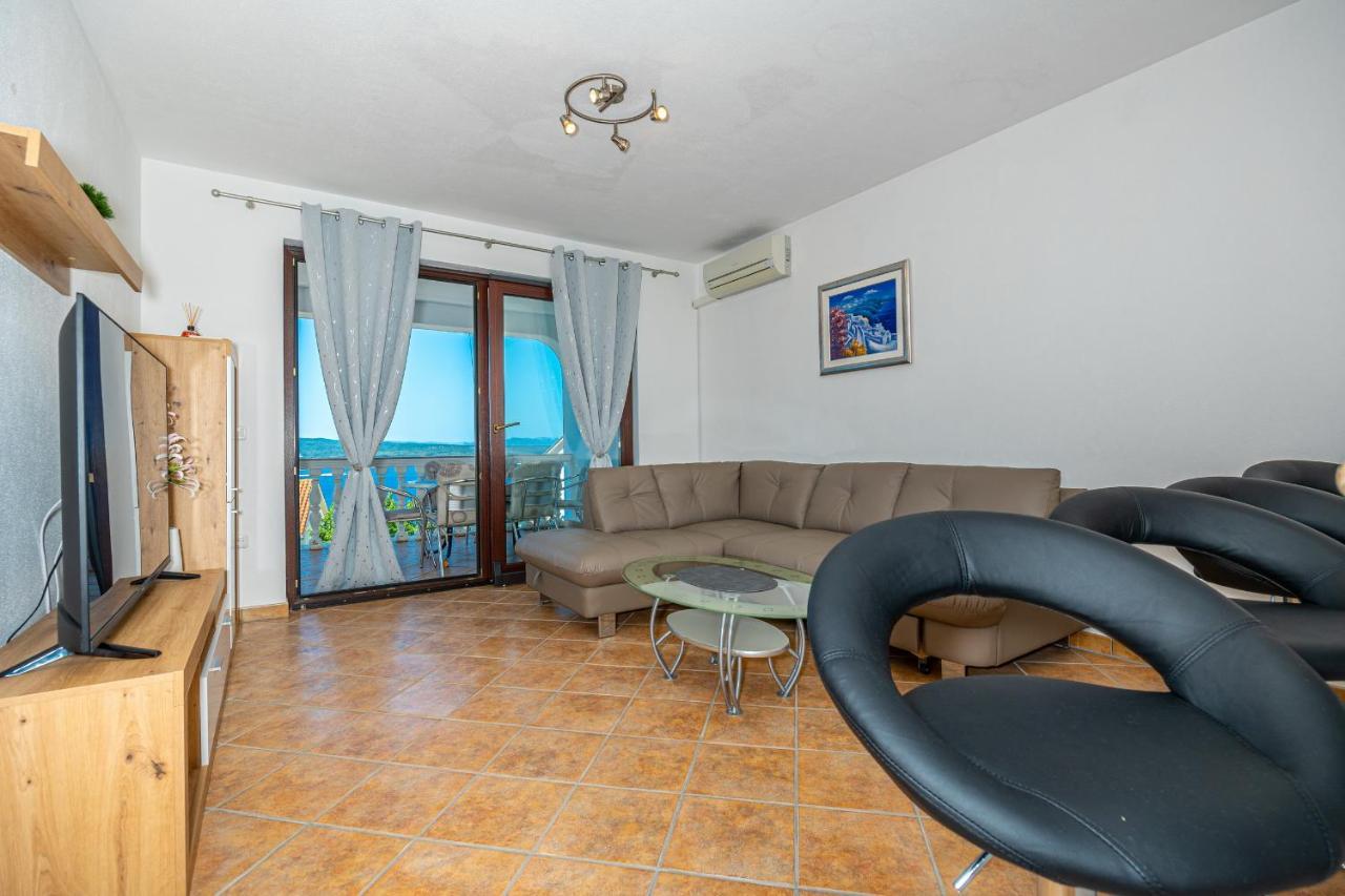 Apartments Lacic 2 Crikvenica Exterior foto