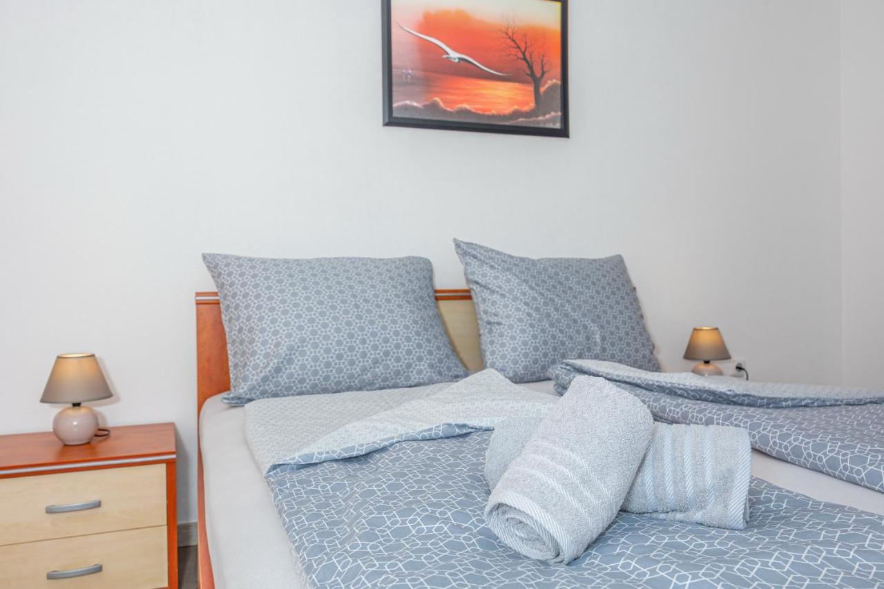 Apartments Lacic 2 Crikvenica Exterior foto